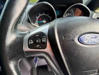 Ford B-MAX 1.6 Zetec Navigator MPV 5dr Petrol Powershift Euro 6 (105 ps)