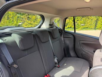 Ford B-MAX 1.6 Zetec Navigator MPV 5dr Petrol Powershift Euro 6 (105 ps)