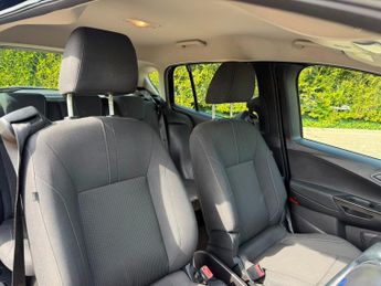 Ford B-MAX 1.6 Zetec Navigator MPV 5dr Petrol Powershift Euro 6 (105 ps)