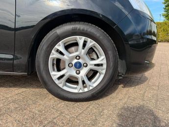 Ford B-MAX 1.6 Zetec Navigator MPV 5dr Petrol Powershift Euro 6 (105 ps)