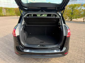 Ford B-MAX 1.6 Zetec Navigator MPV 5dr Petrol Powershift Euro 6 (105 ps)