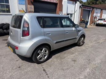 Kia Soul 1.6 2 SUV 5dr Petrol Manual Euro 4 (124 bhp)