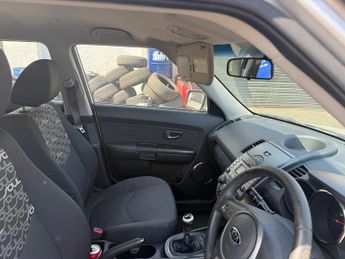 Kia Soul 1.6 2 SUV 5dr Petrol Manual Euro 4 (124 bhp)