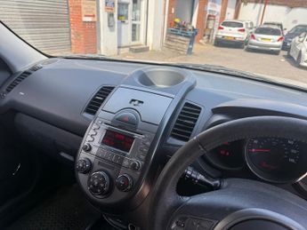 Kia Soul 1.6 2 SUV 5dr Petrol Manual Euro 4 (124 bhp)