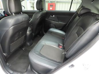 Kia Sportage 2.0 CRDi KX-2 SUV 5dr Diesel Auto AWD Euro 5 (134 bhp)