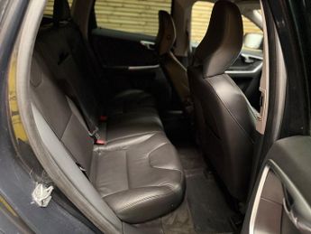 Volvo XC60 2.4 D5 SE Lux Nav SUV 5dr Diesel Geartronic AWD Euro 5 (215 ps)
