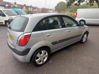 Kia Rio 1.4 3 Hatchback 5dr Petrol Manual (150 g/km, 95 bhp)