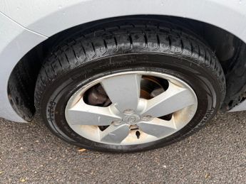 Kia Rio 1.4 3 Hatchback 5dr Petrol Manual (150 g/km, 95 bhp)