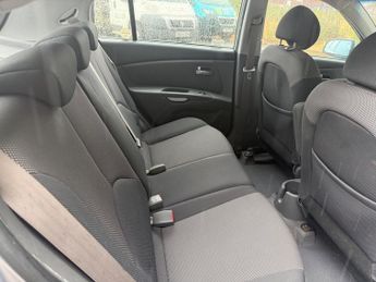 Kia Rio 1.4 3 Hatchback 5dr Petrol Manual (150 g/km, 95 bhp)