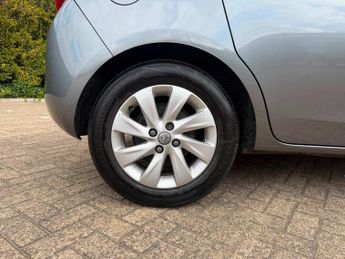 Vauxhall Corsa 1.4i ecoTEC Design Hatchback 5dr Petrol Manual Euro 6 (75 ps)