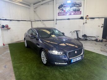 Jaguar XF 2.0d Prestige Saloon 4dr Diesel Auto Euro 6 (s/s) (163 ps)