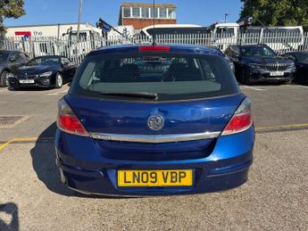 Vauxhall Astra 1.8 VVT 16v Active Hatchback 5dr Petrol Automatic (186 g/km, 138