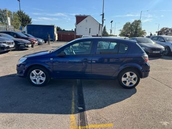 Vauxhall Astra 1.8 VVT 16v Active Hatchback 5dr Petrol Automatic (186 g/km, 138