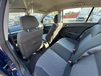 Vauxhall Astra 1.8 VVT 16v Active Hatchback 5dr Petrol Automatic (186 g/km, 138