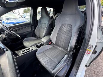 Volkswagen Golf 2.0 TDI R-Line Hatchback 5dr Diesel DSG Euro 6 (s/s) (150 ps)