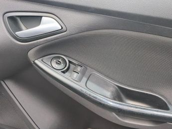 Ford Focus 1.6 Zetec Powershift Euro 5 5dr