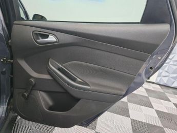 Ford Focus 1.6 Zetec Powershift Euro 5 5dr