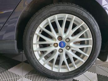 Ford Focus 1.6 Zetec Powershift Euro 5 5dr