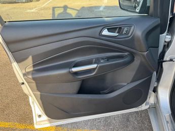 Ford Kuga 1.5T EcoBoost ST-Line SUV 5dr Petrol Auto AWD Euro 6 (s/s) (176 
