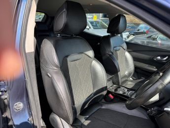 Renault Kadjar 1.3 TCe Iconic SUV 5dr Petrol EDC Euro 6 (s/s) (140 ps)