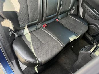 Renault Kadjar 1.3 TCe Iconic SUV 5dr Petrol EDC Euro 6 (s/s) (140 ps)