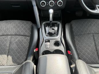 Renault Kadjar 1.3 TCe Iconic SUV 5dr Petrol EDC Euro 6 (s/s) (140 ps)