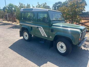 Land Rover Defender 90 