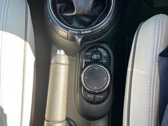 Mini Hatch 1.5 Cooper Hatchback 5dr Petrol Auto Euro 6 (s/s) (136 ps)