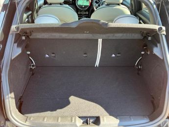 Mini Hatch 1.5 Cooper Hatchback 5dr Petrol Auto Euro 6 (s/s) (136 ps)