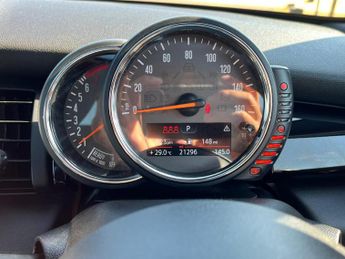 Mini Hatch 1.5 Cooper Hatchback 5dr Petrol Auto Euro 6 (s/s) (136 ps)