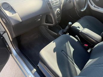 Toyota Yaris 1.33 Dual VVT-i TR Hatchback 5dr Petrol Manual Euro 4 (s/s) (101