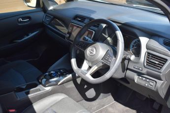 Nissan LEAF 39kWh N-Connecta Auto 5dr