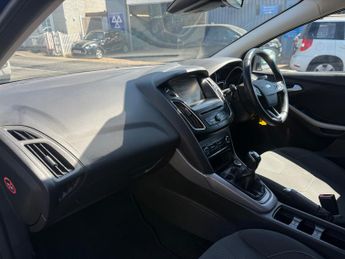 Ford Focus 1.0T EcoBoost Zetec Hatchback 5dr Petrol Manual Euro 6 (s/s) (10