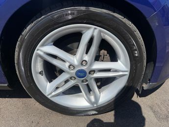 Ford Focus 1.0T EcoBoost Zetec Hatchback 5dr Petrol Manual Euro 6 (s/s) (10