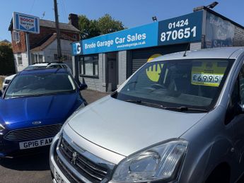 Ford Focus 1.0T EcoBoost Zetec Hatchback 5dr Petrol Manual Euro 6 (s/s) (10