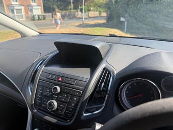 Vauxhall Zafira Tourer 1.4i Turbo Energy MPV 5dr Petrol Auto Euro 6 (140 ps)