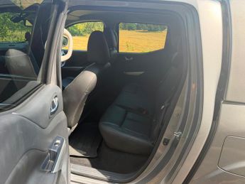 Nissan Navara 2.3 dCi Tekna Pickup Double Cab 4dr Diesel Manual 4WD Euro 6 (s/