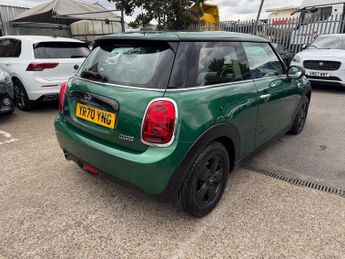 Mini Hatch 1.5 Cooper Classic Hatchback 3dr Petrol Steptronic Euro 6 (s/s) 