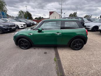 Mini Hatch 1.5 Cooper Classic Hatchback 3dr Petrol Steptronic Euro 6 (s/s) 
