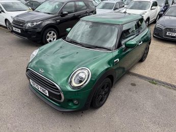 Mini Hatch 1.5 Cooper Classic Hatchback 3dr Petrol Steptronic Euro 6 (s/s) 