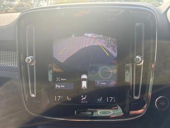 Volvo XC40 2.0 T4 R-Design Pro SUV 5dr Petrol Auto AWD Euro 6 (s/s) (190 ps