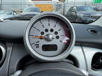 Mini Hatch 1.6 Cooper Hatchback 3dr Petrol CVT Euro 3 (115 ps)