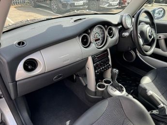 Mini Hatch 1.6 Cooper Hatchback 3dr Petrol CVT Euro 3 (115 ps)