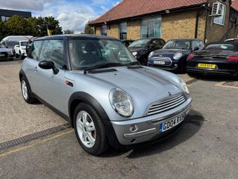 Mini Hatch 1.6 Cooper Hatchback 3dr Petrol CVT Euro 3 (115 ps)