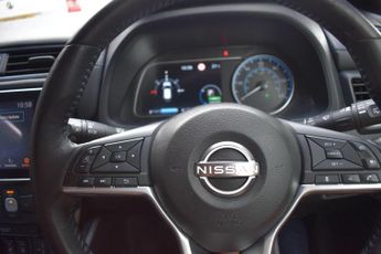 Nissan LEAF 39kWh N-Connecta Auto 5dr