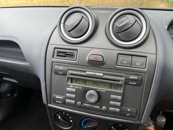 Ford Fiesta 1.4 Zetec Climate Hatchback 5dr Petrol Manual (147 g/km, 79 bhp)