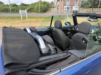 Mini Convertible 1.6 Cooper Convertible 2dr Petrol Manual Euro 6 (s/s) (122 ps)