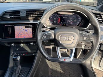 Audi Q3 1.5 TFSI CoD 35 S line SUV 5dr Petrol S Tronic Euro 6 (s/s) (150