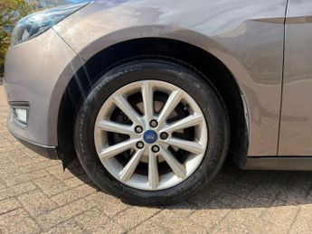 Ford Focus 1.6 Titanium Estate 5dr Petrol Powershift Euro 6 (125 ps)