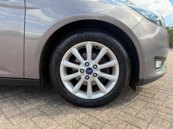 Ford Focus 1.6 Titanium Estate 5dr Petrol Powershift Euro 6 (125 ps)